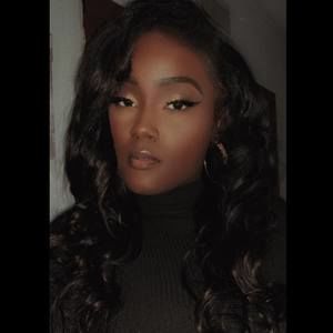 Meet your Posher, Kiona